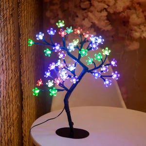 Kirschblüten-Baum-Lampe, 17 ""40 LED USB-Tabletop-Blumen-Licht für Wohndekor-Kirschblüten-Lichterkette, romantische Blumen-Schnur-Lichter."