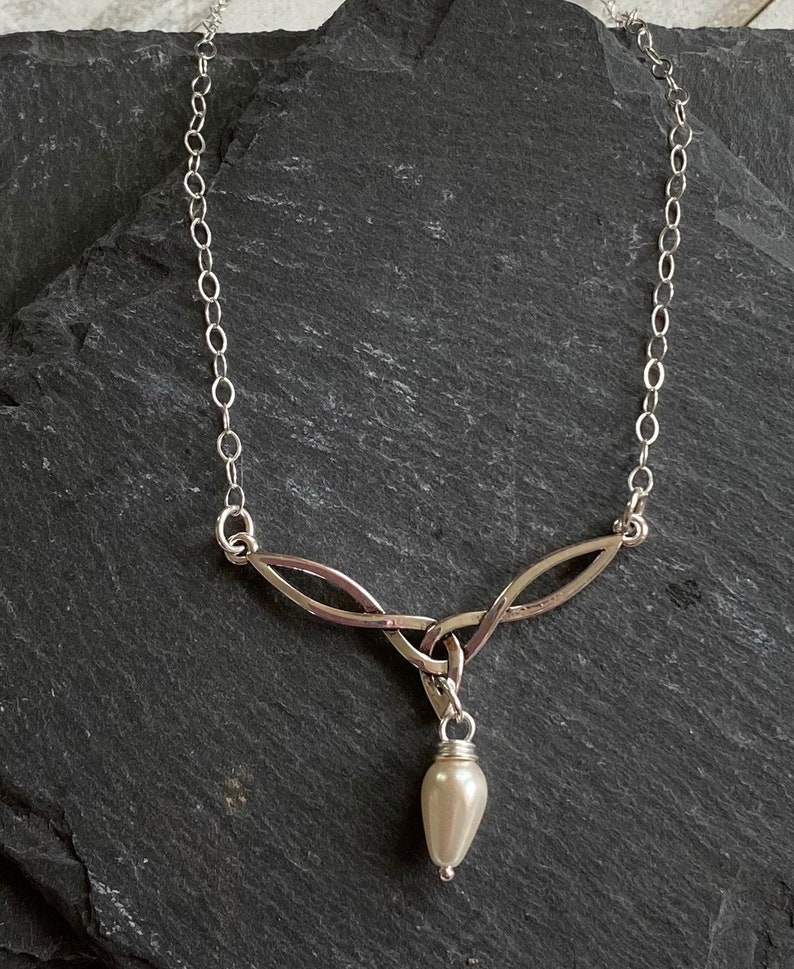 Celtic Style Glass Pearl Bridal Necklace, Romantic Gift, Irish Wedding Jewelry image 4