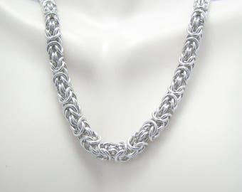 Emi Chainmaille Necklace