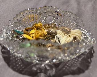 Vintage-Style Cut Glass Dish – Crystal Jewelry Holder | Elegant Vanity Tray | Classic Soap or Trinket Dish