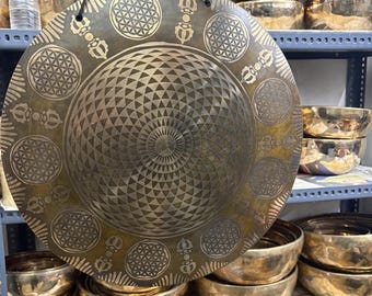 Gong de latón artesanal de 18 pulgadas / Gong de meditación y sanación con sonido sagrado con grabado geométrico