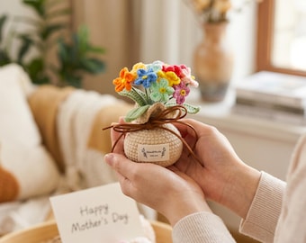 Maceta de flores de ganchillo hecha a mano, arreglo floral eterno