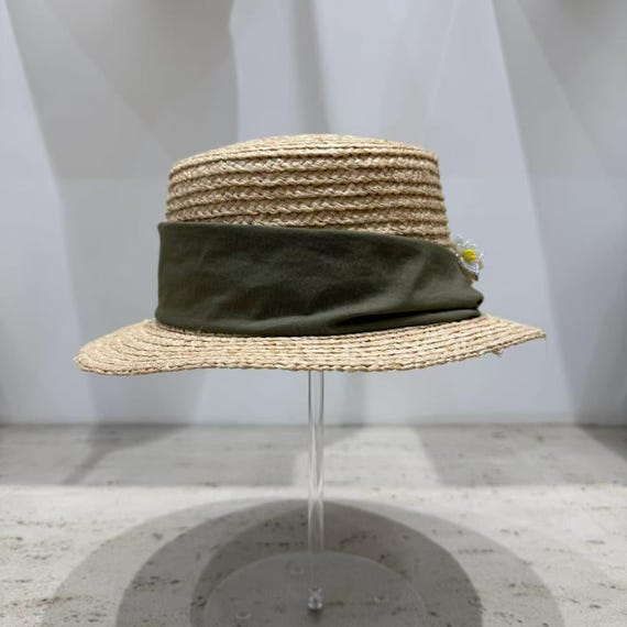 Straw Boater Hat With Olive Green Band and Floral Accent  display picture 2