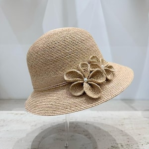 Straw Sun Hat with Floral Detail – Elegant Summer Hat