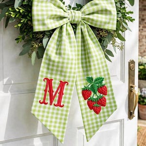 Erdbeer-Kranz Schärpe Gesticktes Monogramm Grün Gingham Tür-Dekor-Personalisierte Sommer Schärpe Frühlings-Kranz-Geschenk