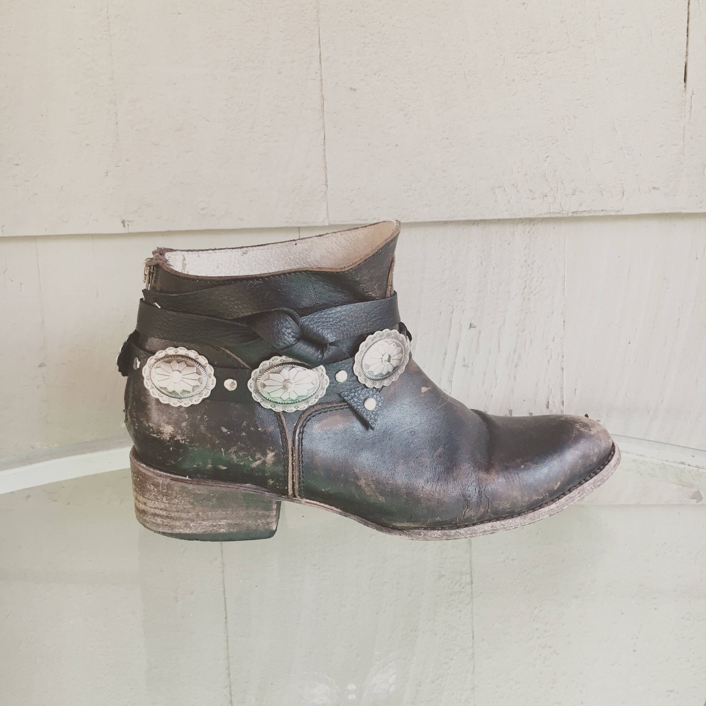boot straps leather