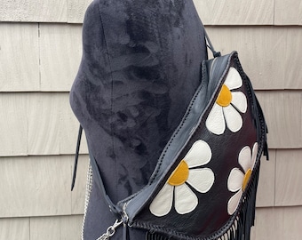 Daisy Sling bag