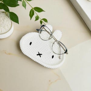 Crochet Miffy Eyeglass Holder – Handmade Bunny Glasses Tray, Gift for Her or Him, Cute Desk Decor, Mother&#39;s Day Gift Idea