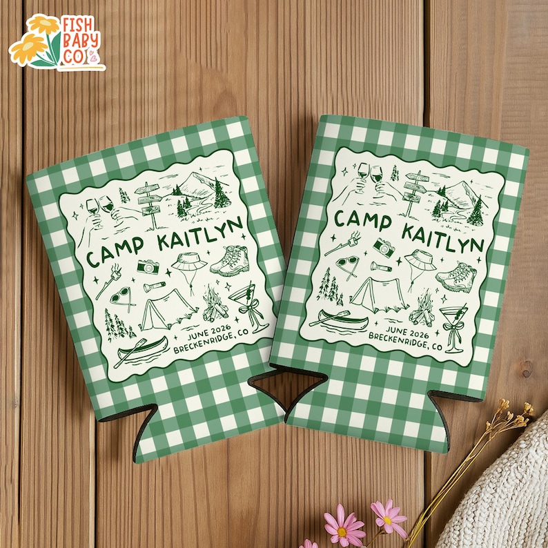 Enfriador de latas para despedida de soltera, portavasos para despedida de soltera, recuerdos para despedida de soltera con temática de campamento, regalos personalizados para damas de honor. imagen 3
