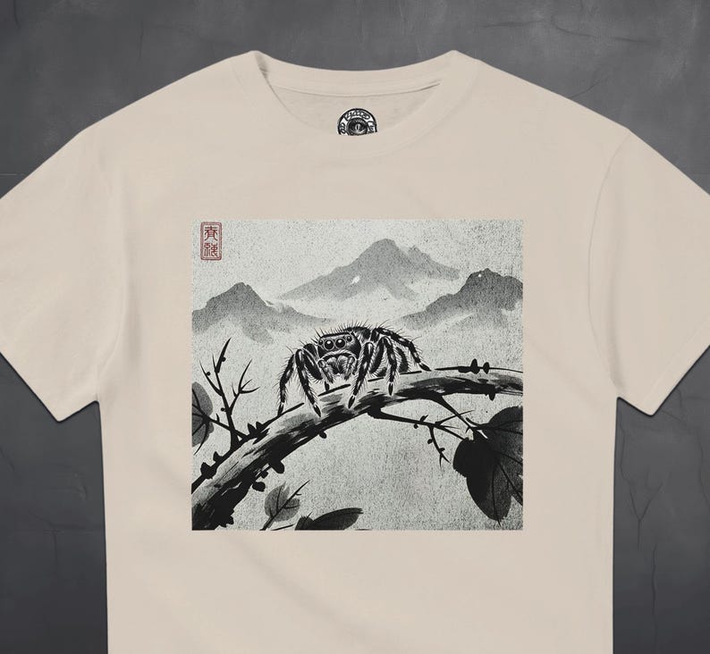 Hoppande spindel T-shirt - japansk bläckstil - gotisk natur T-shirt - läskig söt estetik - present till spindelälskare bild 2