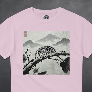 Hoppande spindel T-shirt - japansk bläckstil - gotisk natur T-shirt - läskig söt estetik - present till spindelälskare bild 7