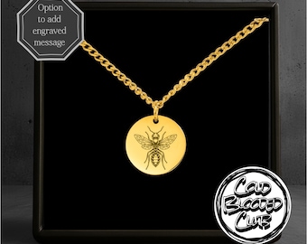 Queen Ant Engraved Coin Halskette - Option für personalisierte Nachricht - Edelstahl poliert oder 18k vergoldet