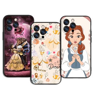 Könnte beinhalten: Drei Handyhüllen mit farbenfrohen Designs. Eine Hülle zeigt Belle und das Biest beim Tanzen, eine andere Belle in einem gelben Kleid mit den Worten "Queen" und "Dream", und die dritte Belle in einem blauen Kleid.