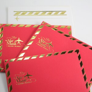 Creative snail mail luxury set Sobres de por avión en color amarillo con dorado