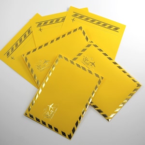 Creative snail mail luxury set Sobres de por avión en color amarillo con dorado