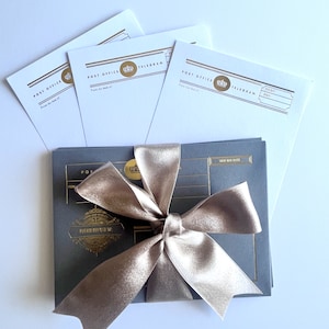 Lujoso juego de cartas de papelería gris con detalles dorados, sobres A7 y hojas de escritura, regalo de aniversario de un año, regalo de despedida de soltera