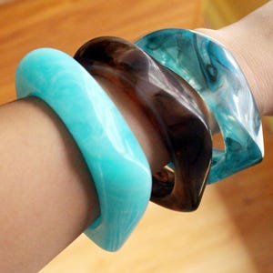 Stacked Chunky Resin Bracelet,Blue Brown Resin Bangle,Translucent Vintage Bracelet,Statement Bracelet,Gift for Her,Gift for women