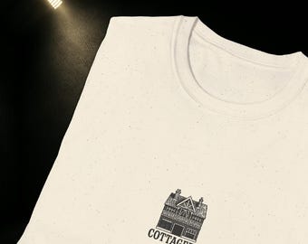 Retro Fulham Shirt - Unofficial Fan Inspired Hand-Drawn FFC Cottage Logo - Vintage Football Tee - Gift for Cottagers Fans - Unisex Present