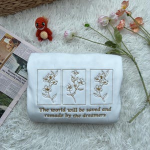 Throne of Glass Embroidered Sweatshirt – Bookish Aelin Quote Sweater, Perfect Gift for ACOTAR & Sarah J. Maas Fans ESH068.2H