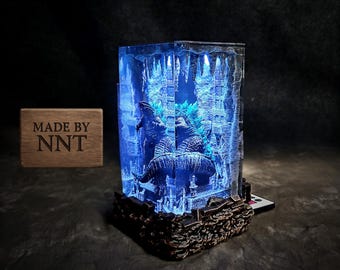 Lámpara de resina de Godzilla congelado: Diorama Kaiju hecho a mano