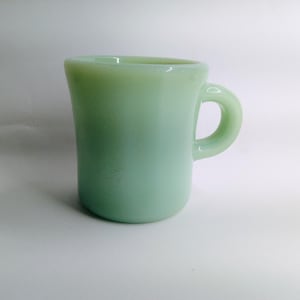 MINT CONDITION Vintage C-Handle Jadeite Restaurant Ware Fireking Coffee Mug