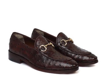 Handgefertigte Dunkelbraune Straußenleder Loafers: Maßgeschneiderte formelle Herrenschuhe