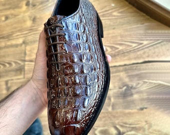 Brown Crocodile Embossed Oxford Shoes: Handmade Whole cut Leather Shoes for Mens