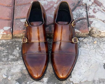 Chaussures faites main en cuir moutarde à double bride : richelieus habillés pour hommes
