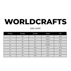 Pode incluir: Uma tabela de tamanhos com o texto "WORLDCRAFTS" no topo. A tabela lista os tamanhos dos EUA, UE e Reino Unido, juntamente com medidas em polegadas e cent&iacute;metros. Os tamanhos variam do tamanho 7 dos EUA ao 14, com as medidas correspondentes.