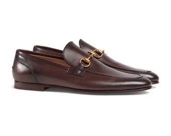 Mocassins à mors en cuir bordeaux foncé faits main : Chaussures habillées de luxe pour hommes