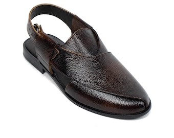 Handgemaakte bruine peshawari chappal van zacht leer: authentieke herensandalen