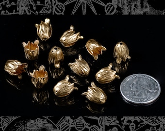 Doce cuentas de tulipán en miniatura de latón crudo *B-BC23
