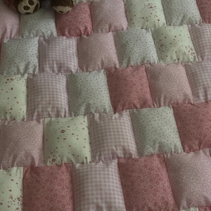 Handmade pink puff quilt - blanket