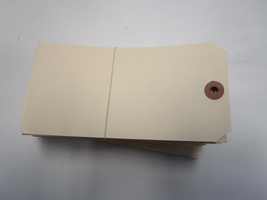 Set of 100 Manilla Reinforced Tags, 6.25