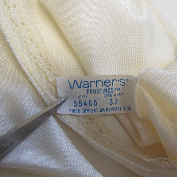Warner's Frostings Ivory Full Slip nylon, Size 32 - image 3