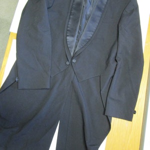 Vintage Black Tuxedo Jacket Tailcoat, Size 39 XL Oscar De La Renta