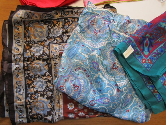 Lot of 8 Small Square Printed Scarves, silk and p… - image 2
