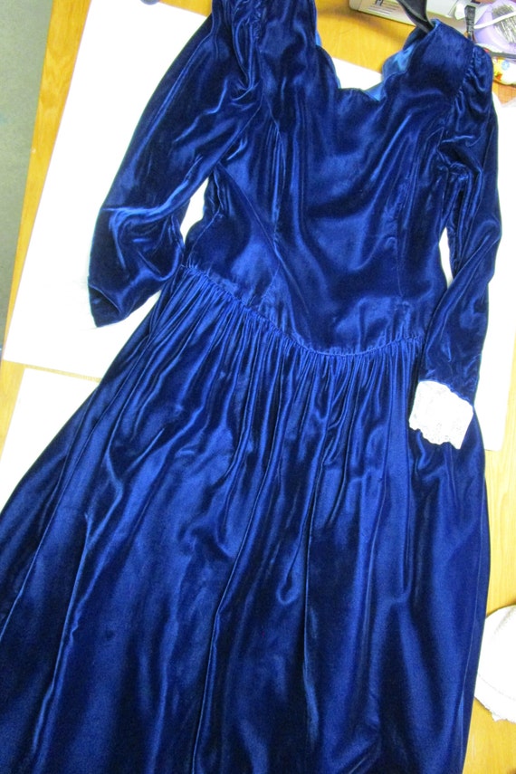 Talbots Royal Blue Velvet Long Sleeve, Scallop nec