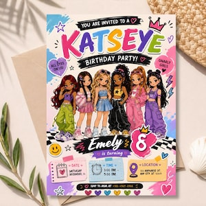 Puede incluir: Una tarjeta de invitación de cumpleaños con seis personajes ilustrados con atuendos coloridos bajo el texto KATSEYE BIRTHDAY PARTY. La tarjeta incluye secciones para fecha, hora y lugar, con el nombre Emely y el número 8.