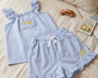 Conjunto de pijama de seersucker con nombre bordado, conjunto de pijama corto personalizado, pijama personalizado para la novia, regalo personalizado para damas de honor, pijama para la fiesta nupcial.