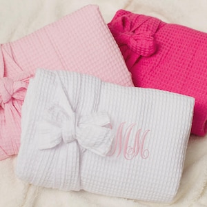 Personalized Women's Waffle Robe – Monogrammed Robe Gift for Her, Cozy Christmas Gift, Custom Spa Robe for Girlfriend, Bridesmaid, Friend