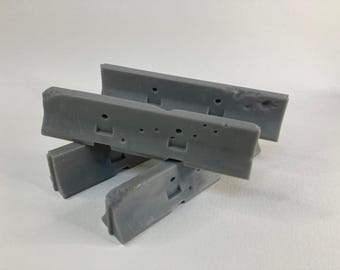 1/24 Scale Resin Jersey Barrier – Diorama Road Block – Wargaming Terrain – Concrete Miniature