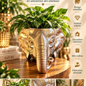 Puede incluir: Una maceta de color bronce metálico con forma de elefante, con trompa y orejas detalladas, que contiene una planta de hojas verdes. La imagen incluye etiquetas de texto como Plastyle, Pot de fleur Éléphant e iconos de características.