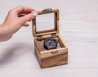 Handmade Walnut Watch Box with Glass Lid, Personalized Gift Box for 1 Watch, Wooden Storage Case, Engraved Keepsake, Elegant Keepsake