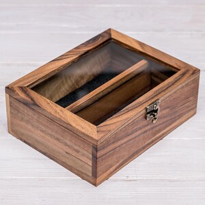 Wooden glasses storage case with removable felt lining