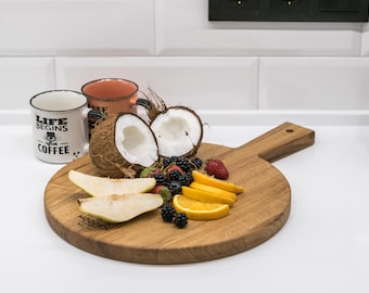 Walnut or Oak Round Serving Board, Engraved Charcuterie Platter, Custom Wooden Kitchen Gift S/M/L