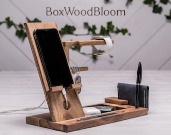 Estación de carga de madera, soporte de carga de madera natural, organizador de escritorio de nogal, bandeja de noche para hombre, regalo para él, regalo personalizado