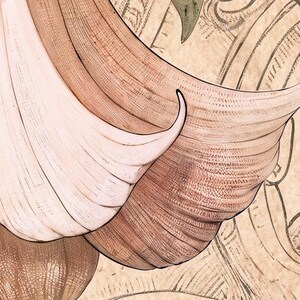 Puede incluir: Primer plano de una ilustraci&oacute;n bot&aacute;nica que presenta una flor grande y estilizada. Los p&eacute;talos est&aacute;n representados en tonos crema y marr&oacute;n, con texturas detalladas y l&iacute;neas curvas. El fondo tiene un tono sepia con elementos decorativos tenues.