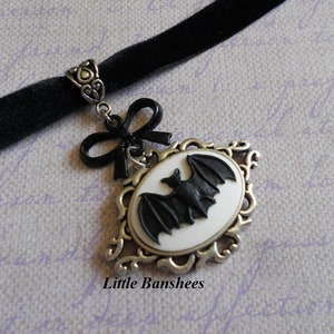 Chokerketting met zwarte vleermuis en zwarte fluwelen gothic lolita