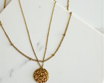 Set of 2 necklaces with hammered engraved plates | minimalist round pendants | gold and silver | personalized engraving | gift for her